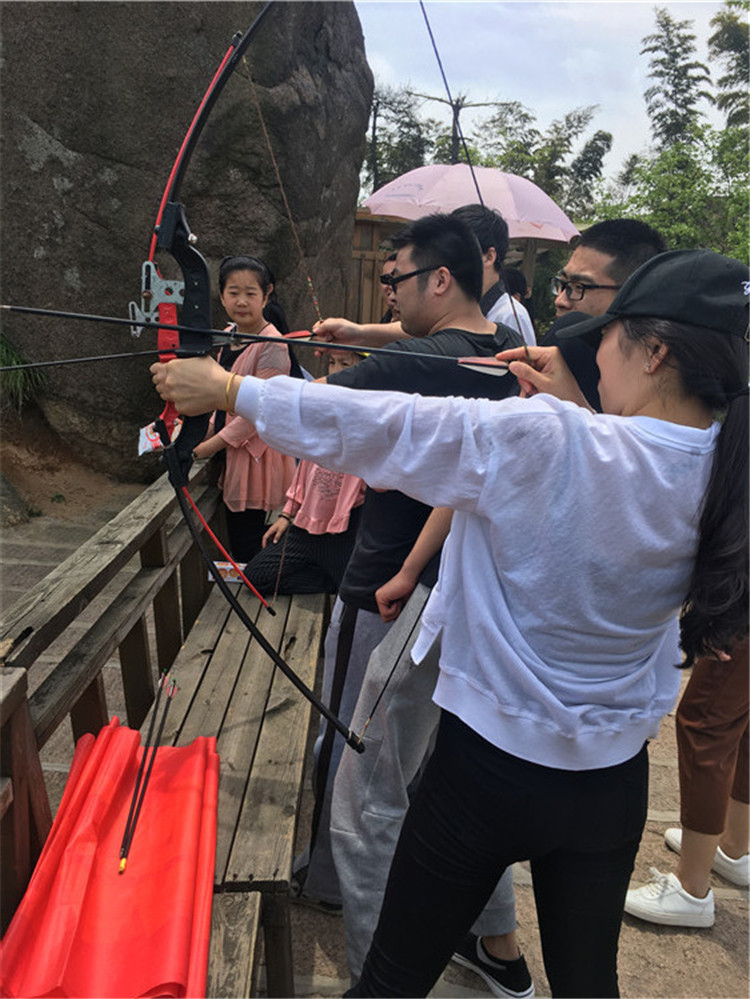 BBIN宝盈装饰巨石山两日游之登山游览巨石山